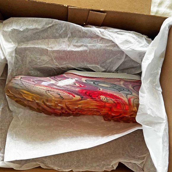 SHOES, KAMIK 4 WHEEL DRIVE OUTDOOR GEAR, RUBBER, SZ 7, PURPLE MIX, MADE IN CANAD - Picture 8 of 10